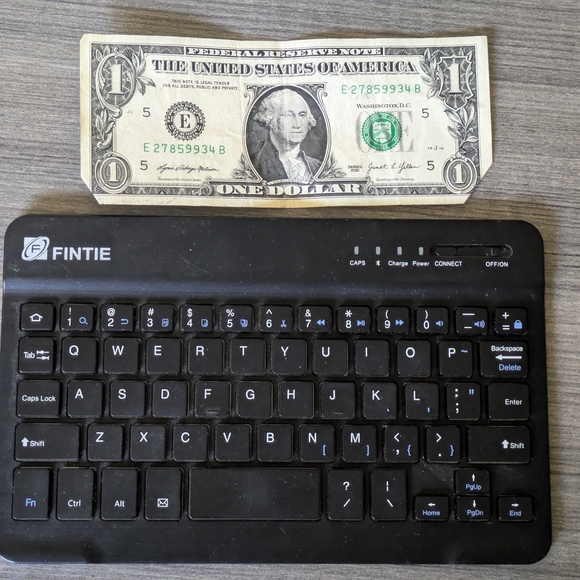 Fintie Black Tablet Keyboard - Picture 1 of 3
